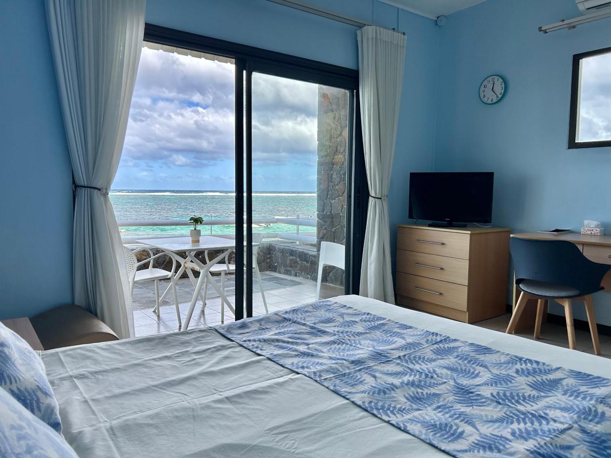 Blue Beryl Guest House Blue Bay Exterior photo