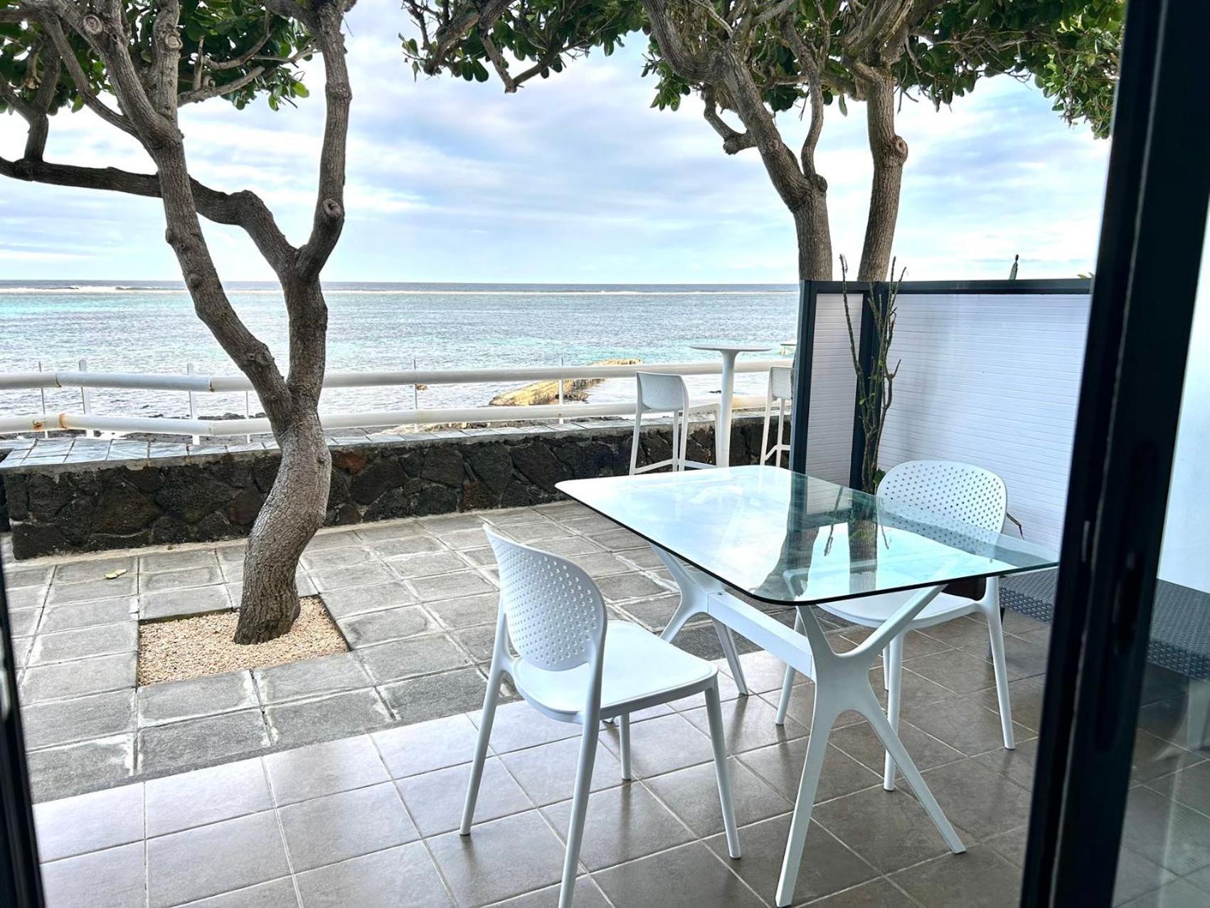 Blue Beryl Guest House Blue Bay Exterior photo