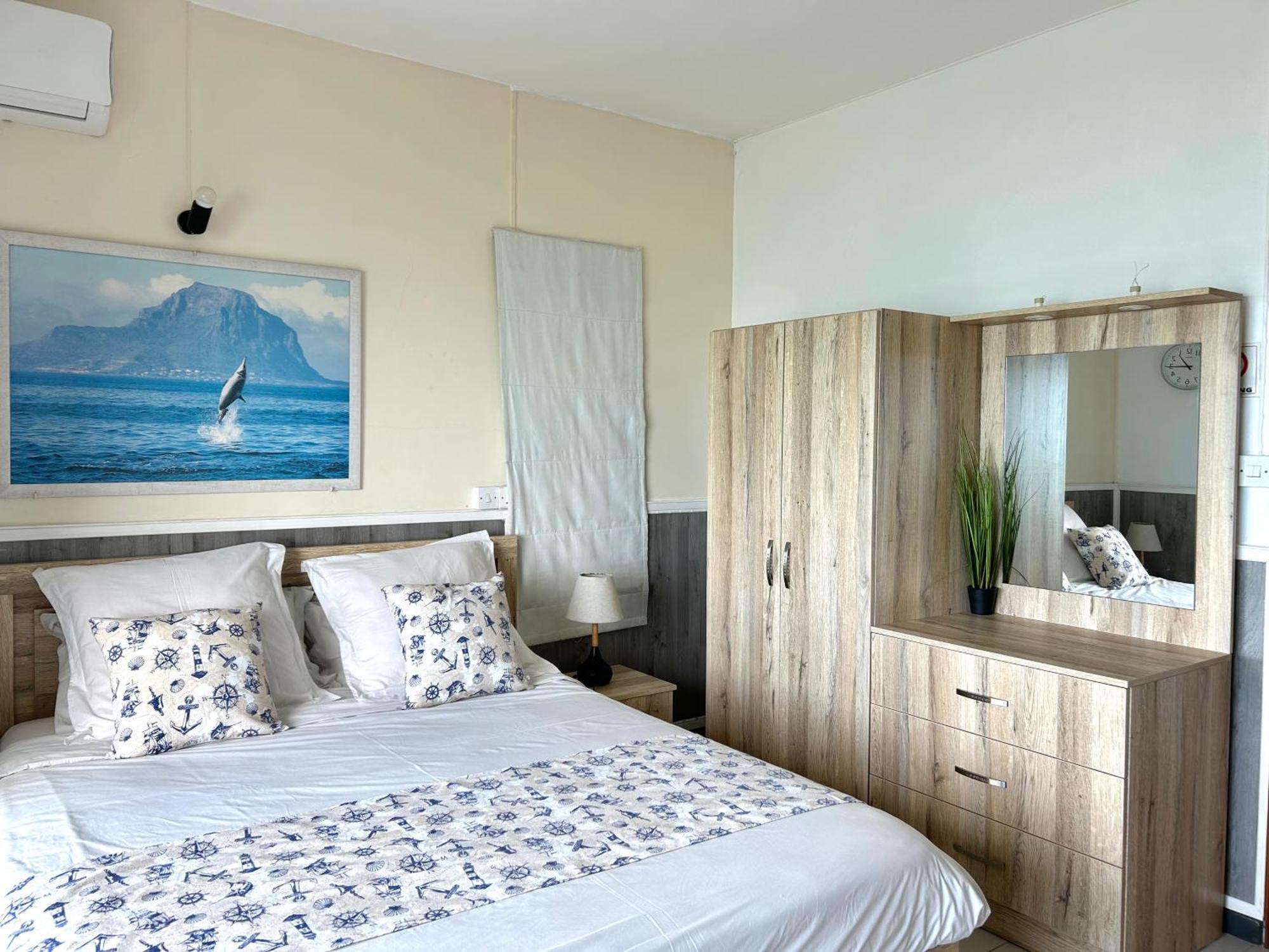 Blue Beryl Guest House Blue Bay Exterior photo