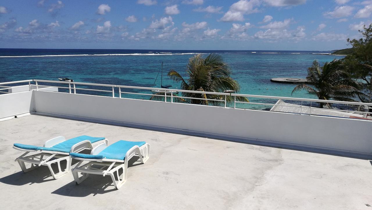 Blue Beryl Guest House Blue Bay Exterior photo